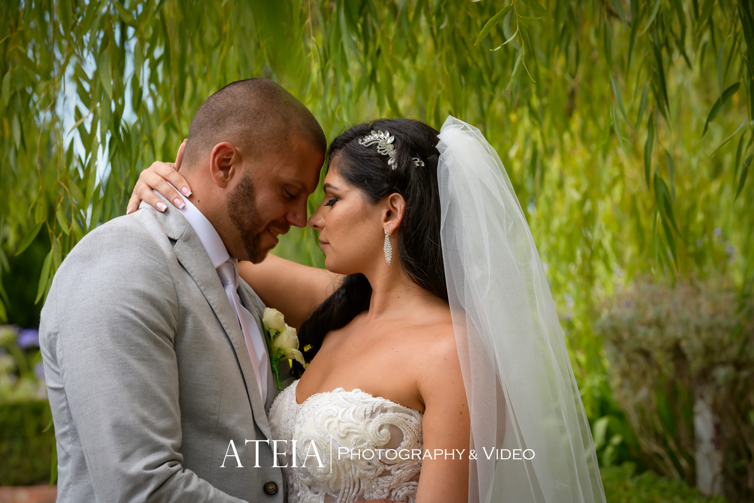 , Ayse and Jonathan&#8217;s wedding photography at Windmill Gardens captured by ATEIA Photography &#038; Video