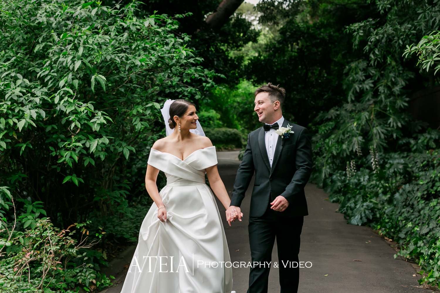 , Natalie and Chris&#8217; wedding photography at The Terrace Royal Botanical Gardens captured by ATEIA Photography &#038; Video
