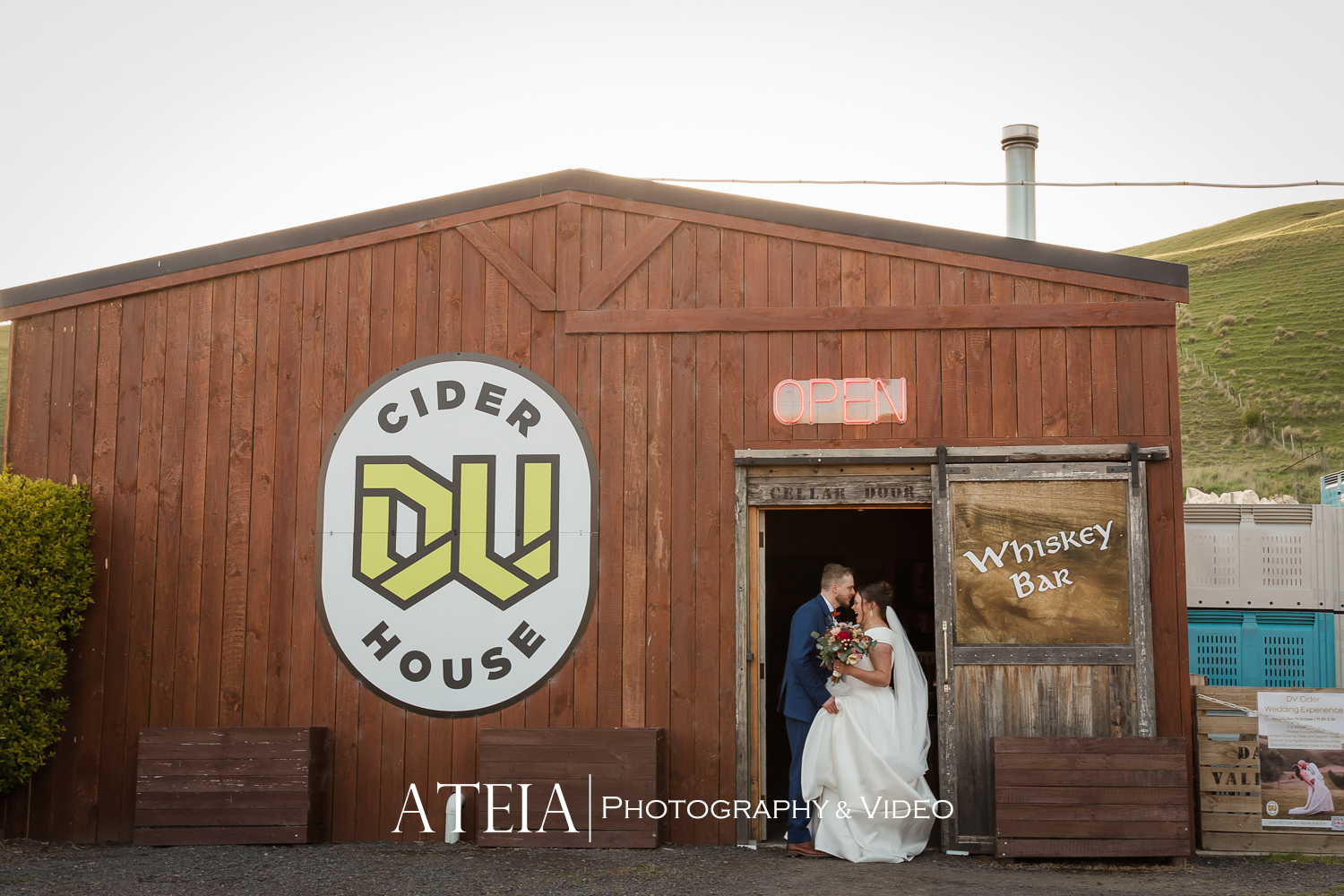 , Keeley and Karl&#8217;s wedding photography at DV Cider captured by ATEIA Photography &#038; Video